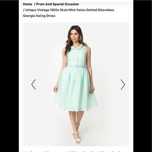 New! Unique Vintage Mint Green Swiss Dot Dress 🥰
